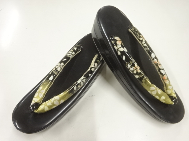 JAPANESE KIMONO / JAPANESE-STYLE ZORI (SIZE M)